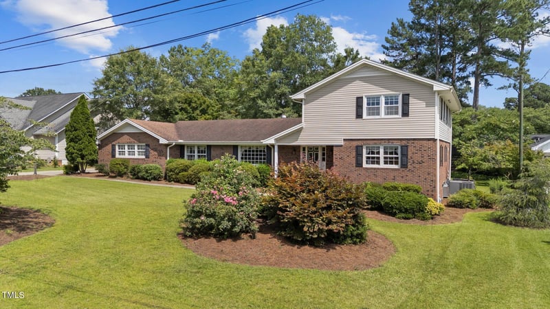 315 Crescent Dr, Clayton, NC 27520