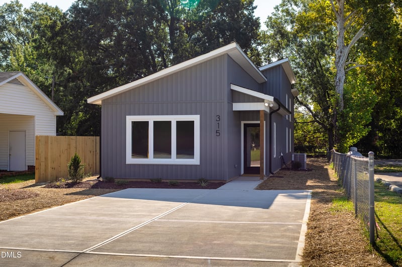 315 S Ethel St, Selma, NC 27576