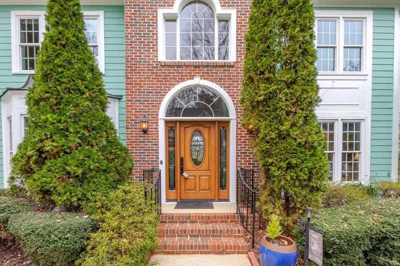 315 Highlands Bluffs Dr, Cary, NC 27518