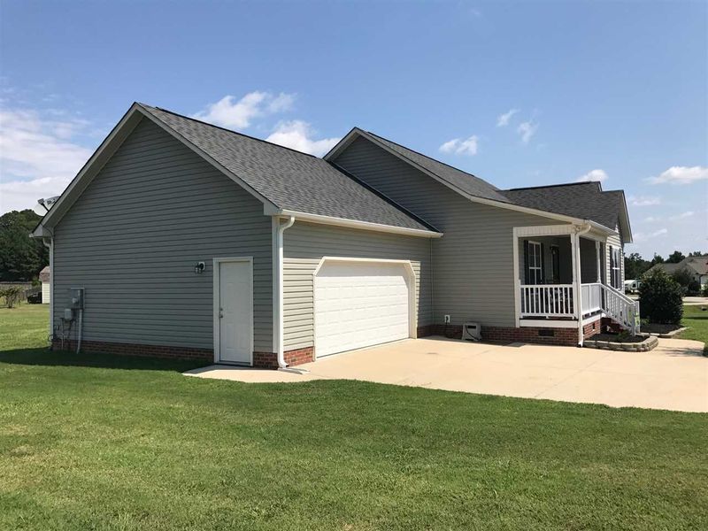 315 Middle Landing Dr, Smithfield, NC 27577