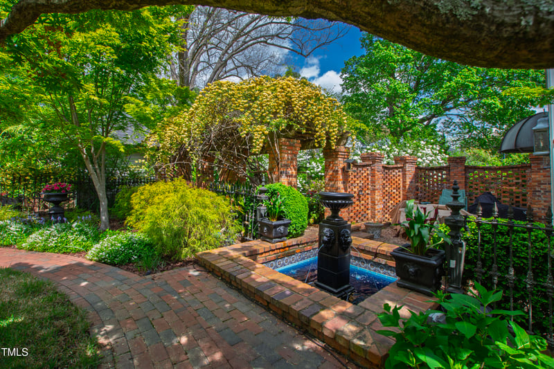 315 Oakwood Ave, Raleigh, NC 27601