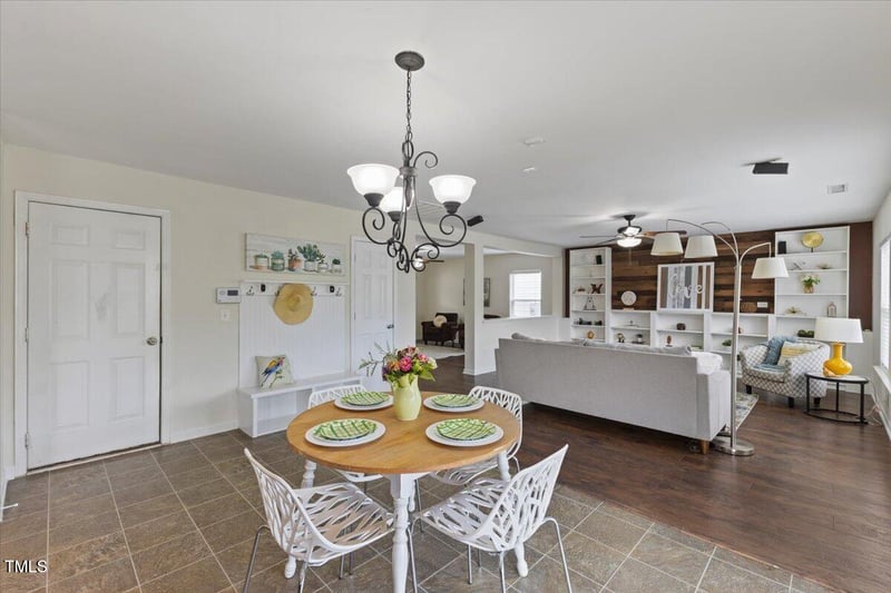 316 Edgecroft Way, Fuquay Varina, NC 27526