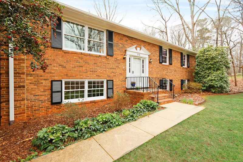 316 Oakridge Rd, Cary, NC 27511