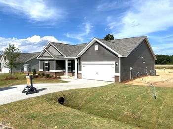 316 Olivia Crossing Ct, Four Oaks, NC 27524