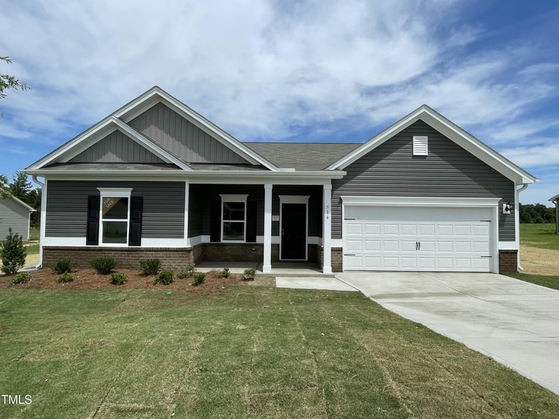 316 Olivia Crossing Ct, Four Oaks, NC 27524