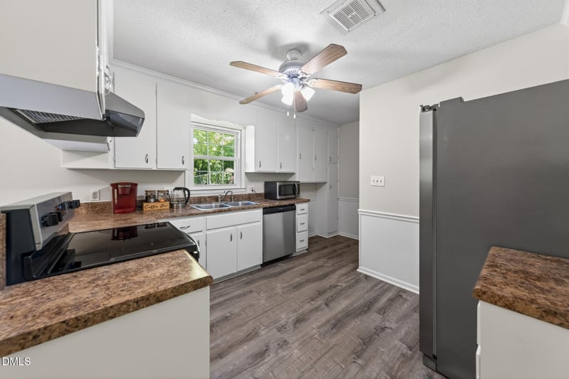 316 White Oak Dr, Cary, NC 27513
