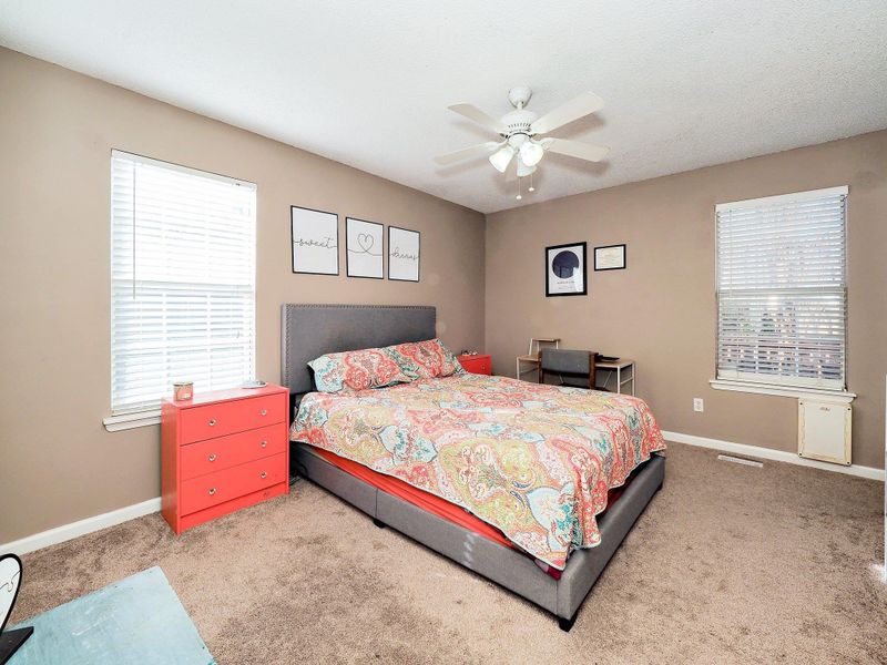 316 Wolfbridge Rd, Holly Springs, NC 27540