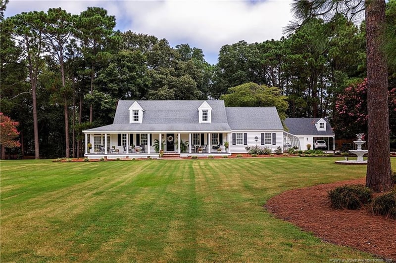 3166 Bittersweet Dr, Fayetteville, NC 28306
