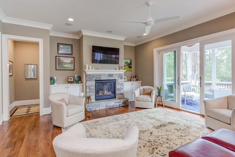 3169 W Carver St, Durham, NC 27705