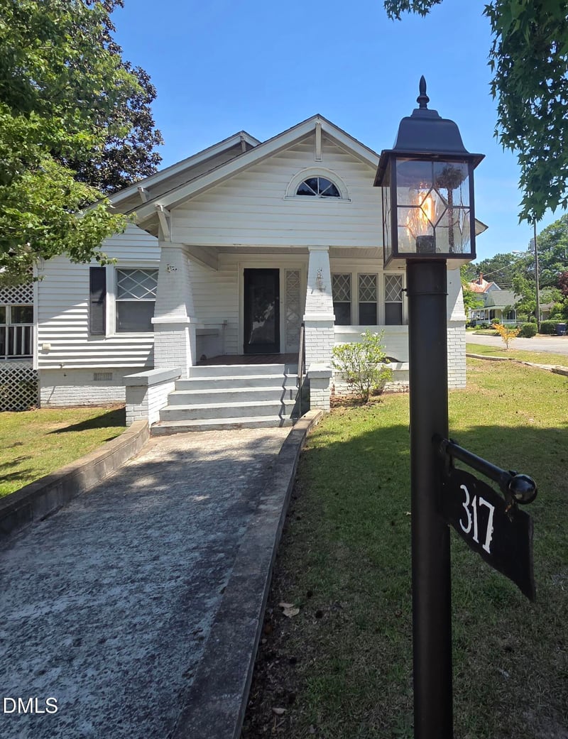 317 4th St, Smithfield, NC 27577