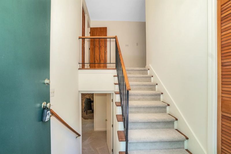 317 Azalea Dr, Chapel Hill, NC 27517