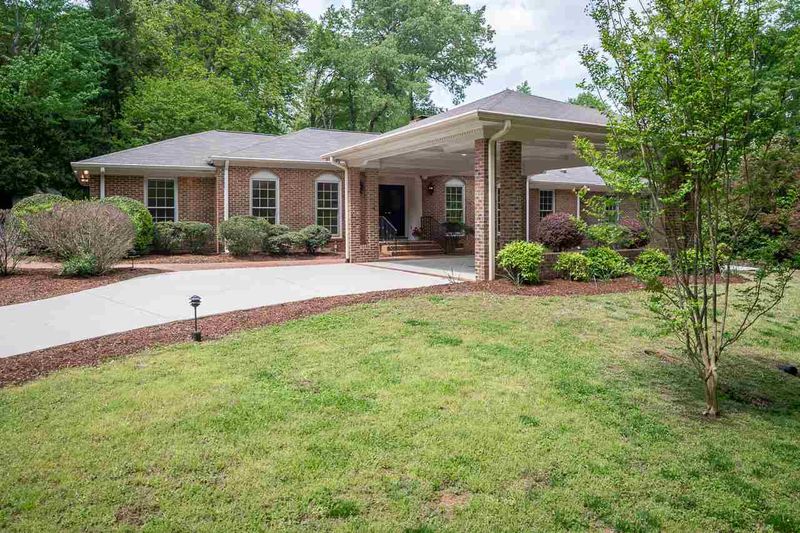 317 Bayberry Dr, Chapel Hill, NC 27517