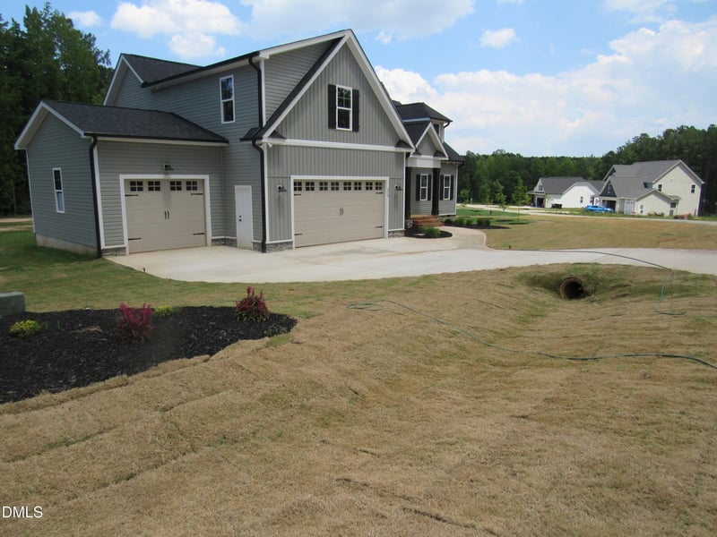317 Coats Ridge Dr, Benson, NC 27504