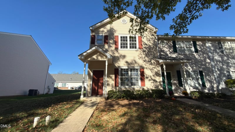 317 Commons Dr, Holly Springs, NC 27540