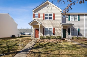 317 Commons Dr, Holly Springs, NC 27540