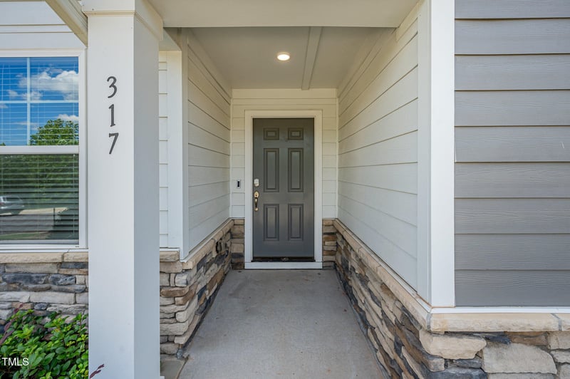 317 Devon Cliffs Dr, Wake Forest, NC 27587