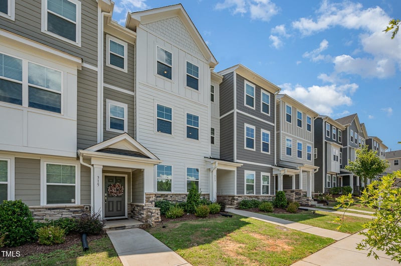 317 Devon Cliffs Dr, Wake Forest, NC 27587