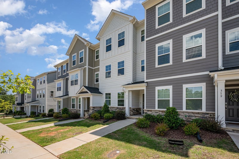 317 Devon Cliffs Dr, Wake Forest, NC 27587