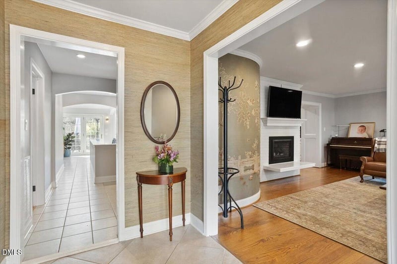 317 Drewry Ln, Raleigh, NC 27609