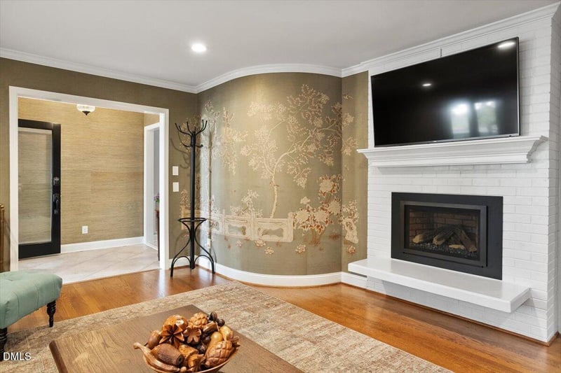 317 Drewry Ln, Raleigh, NC 27609