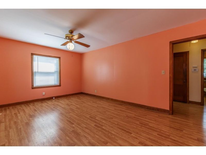317 Kernodle Dr, Burlington, NC 27215
