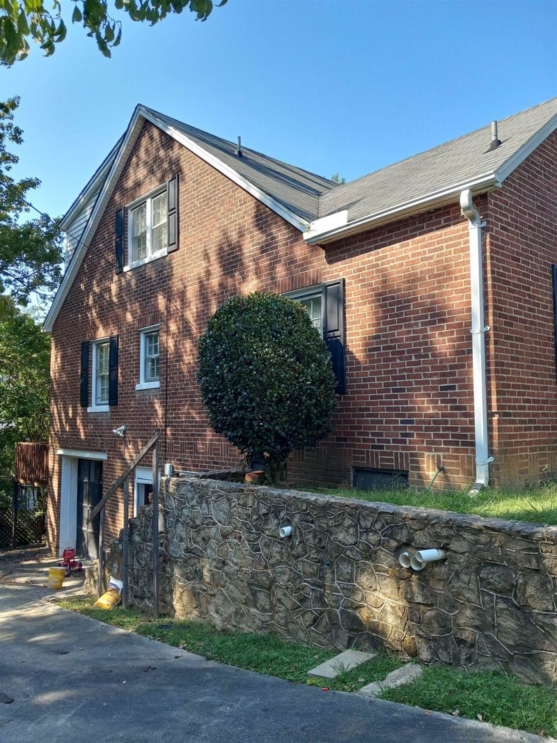 317 S Lamar St, Roxboro, NC 27573