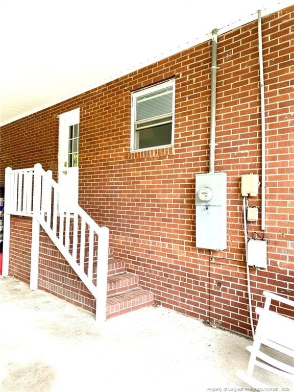 317 Longview Dr, Fayetteville, NC 28311