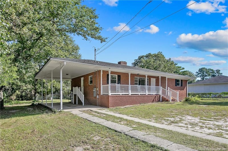 317 Longview Dr, Fayetteville, NC 28311