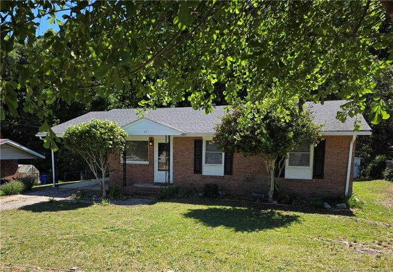 317 Lynhurst Dr, Fayetteville, NC 28314