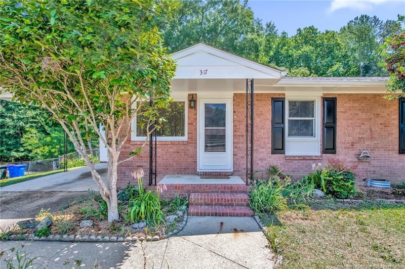 317 Lynhurst Dr, Fayetteville, NC 28314