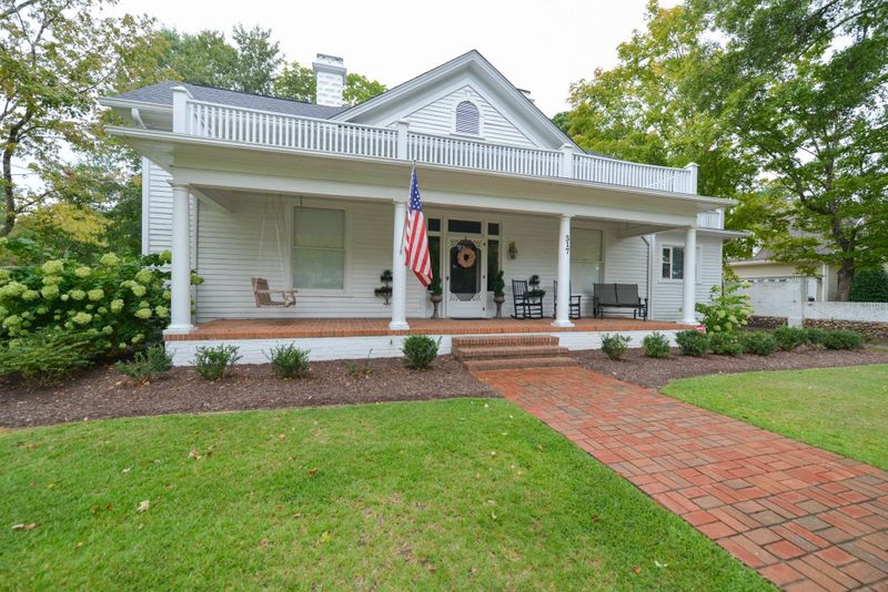 317 W Main St, Benson, NC 27504