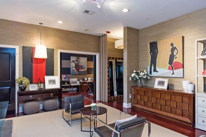 317 W Morgan St #404, Raleigh, NC 27601