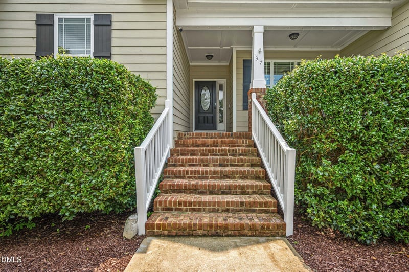 317 Nelson Ln, Clayton, NC 27527
