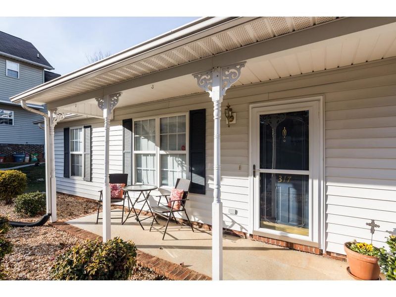 317 Oakdale Dr, Hillsborough, NC 27278