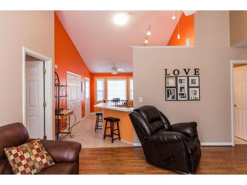 317 Oakdale Dr, Hillsborough, NC 27278