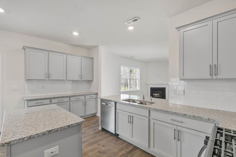 317 Red Brick St, Sanford, NC 27330
