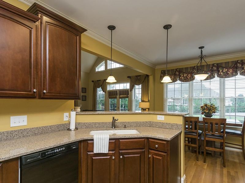 3174 Heritage Ln, Burlington, NC 27215