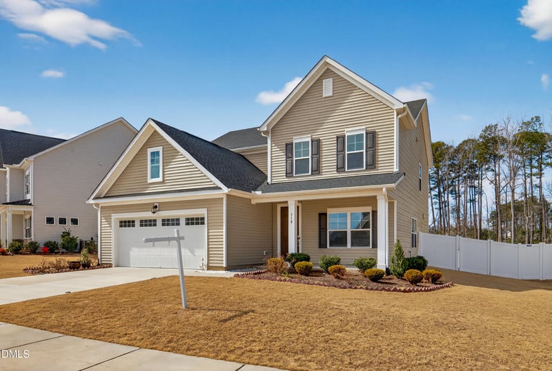318 Ber Creek Dr, Fuquay Varina, NC 27526