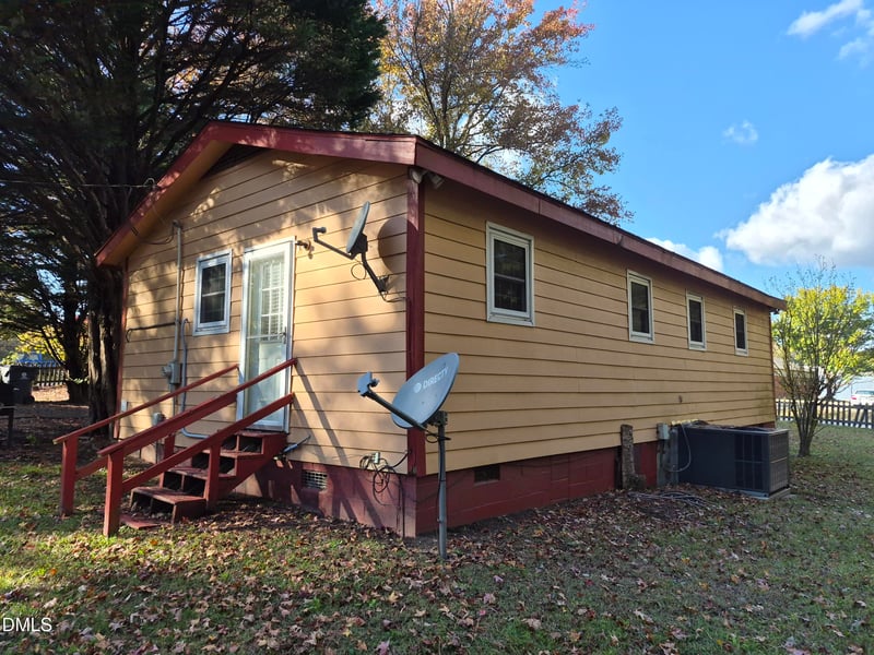 318 Blalock St, Holly Springs, NC 27540