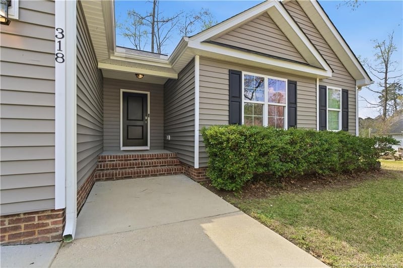 318 Coleridge Dr, Dunn, NC 28334