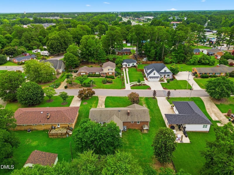 318 Crescent Dr, Clayton, NC 27520