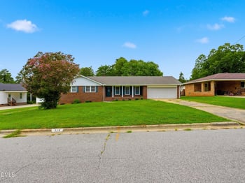 318 Crescent Dr, Clayton, NC 27520