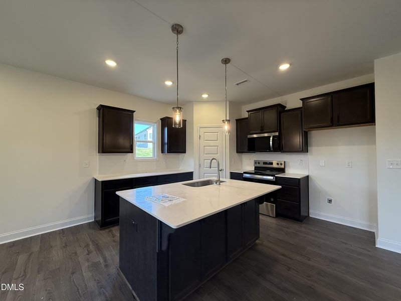 318 Danube Dr, Zebulon, NC 27597