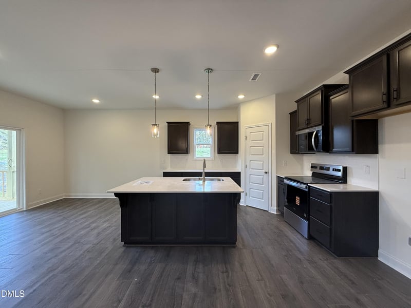 318 Danube Dr, Zebulon, NC 27597