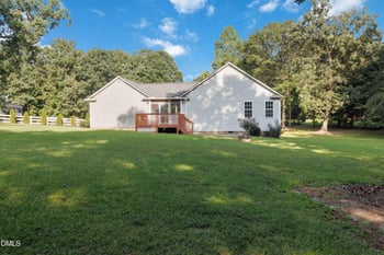 318 Davis Farm Dr, Selma, NC 27576