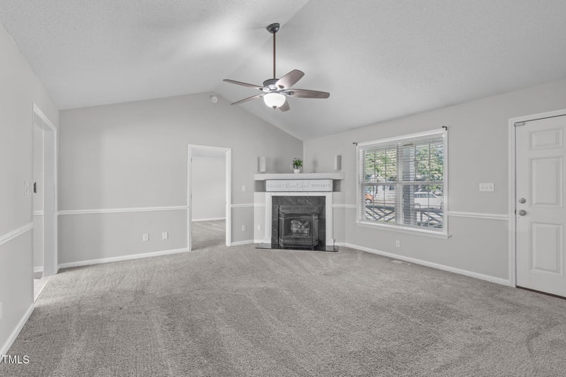 318 Duck Pond Ln, Clayton, NC 27520