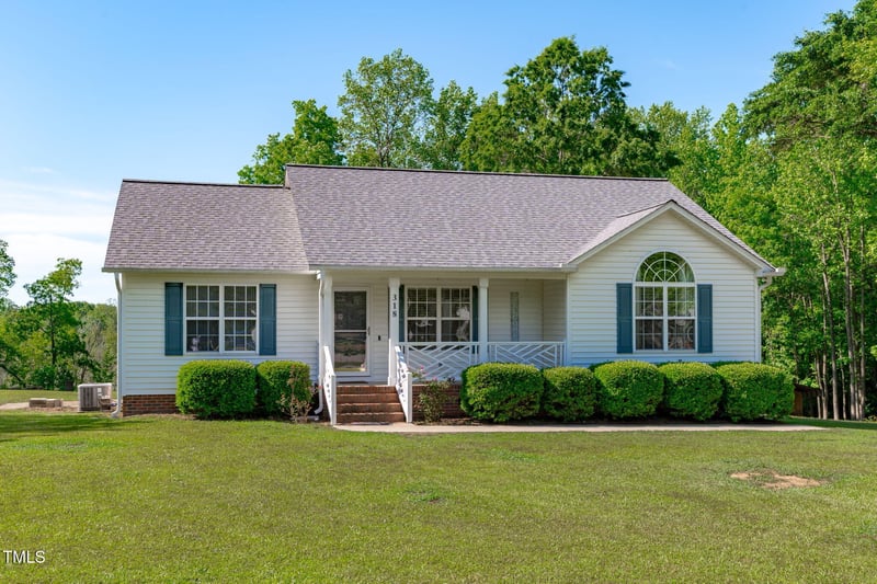 318 Duck Pond Ln, Clayton, NC 27520