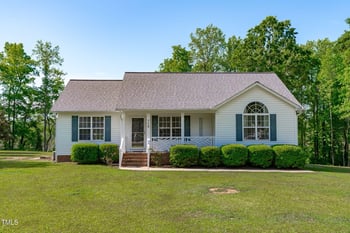 318 Duck Pond Ln, Clayton, NC 27520