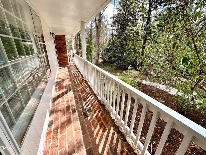 318 N Estes Dr, Chapel Hill, NC 27514