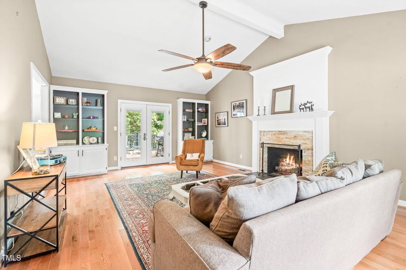 318 Fieldstone Dr, Burlington, NC 27215